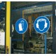 Σημάδια και / σε βάση από PVC